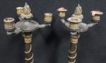 Paire de candélabres tripodes d'époque Restauration en bronze patiné et...