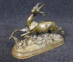 BONHEUR Isidore (1827-1901) : Antilope bondissant. Bronze patiné, signé. Haut...