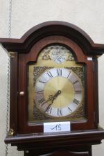 Horloge de parquet moderne style anglais. Haut : 192 cm...