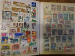 5 classeurs de timbres d'Asie  Moyen Orient  Chine...