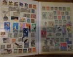 5 classeurs de timbres d'Asie  Moyen Orient  Chine...