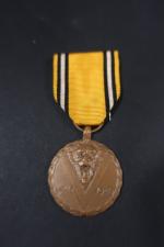 Belgique Médaille commémorative 1940 1945. bronze, ruban.