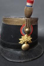 Shako d'Officier d'Infanterie, modèle 1872-1874. Fut recouvert de drap noir....