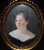 Ecole française vers 1840 : Portrait d'une jeune femme en...