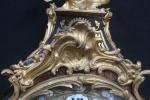 Important cartel violonné et son socle d'époque Louis XV en...
