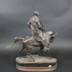 MENE Pierre-Jules (1810-1879) : Cavalier africain. Bronze à patine brune...