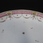 NAST Paris : Petit plat creux ovale en porcelaine à...