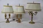 Lot de trois petites lampes de style Louis XV et...