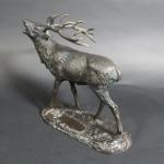 KORNILUK A.K. : Cerf bramant. Bronze patiné signé, fonte moderne....