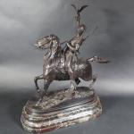 MENE Pierre-Jules (1810-1879) : Fauconnier arabe à cheval. Bronze signé,...