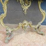 Pare-étincelles en bronze de style Rocaille à riche décor de...