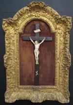 Christ en ivoire sculpté d'époque XVIII's. Haut. tête-pieds : 18,5...