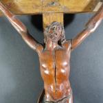 Christ en bois sculpté d'époque XVIII's. Haut. tête-pieds : 27...