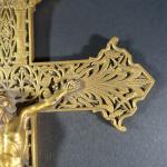 Maison QUERCIA : Crucifix en bronze à riche décor en...