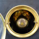 Pendule d'époque Louis-Philippe en marbre noir et bronze doré à...
