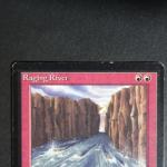 MAGIC THE GATHERING : 
Raging River - édition Beta
Poids : 1.74Gr/ligne noire...