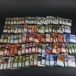 MAGIC THE GATHERING : 
Lot de 118 cartes principalement format Modern....