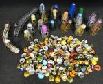 CHAMPAGNE  Lot comprenant : une collection d'environ 300 capsules...