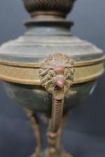 Pied de lampe à pétrole XIXe siècle en bronze et...