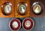 Cinq miniature ovales modernes à décor de jeunes femmes et...