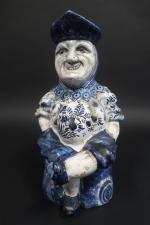 DELFT : Pichet anthropomorphe en faïence émaillée bleu en forme...