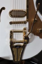 Duesenberg. Guitare électrique Starplayer TV phonique blanche numéro 172610, avec...