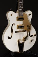 Gretsch. Guitare électrique modèle Electromatic Snowcrest White, numéro G 54...