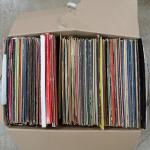 Lot d'environ 200 disques vinyles 33 tours comprenant: -rock the...