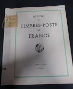 Un CLASSEUR de TIMBRES Poste de FRANCE neufs avec charnières...