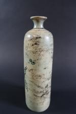 BLIN Jacques (1920-1995) : Vase bouteille en céramique gris-beige à...